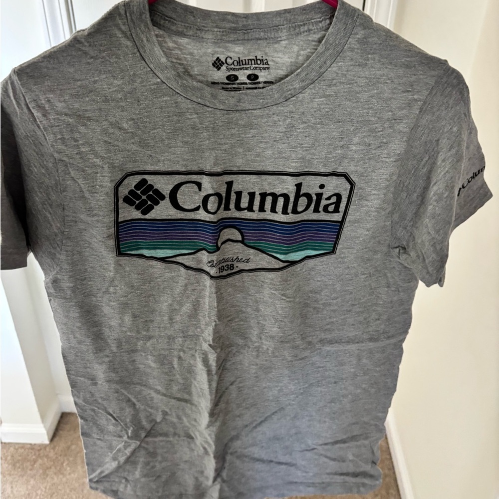 Columbia Gray Graphic Tee